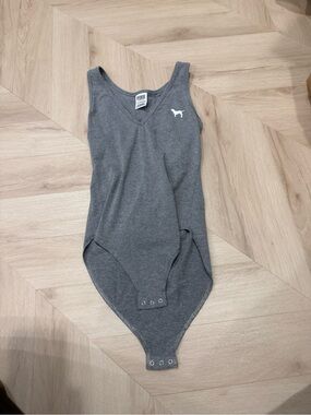 PINK Victoria's Secret Gray V-Neck Bodysuit with Dog Logo